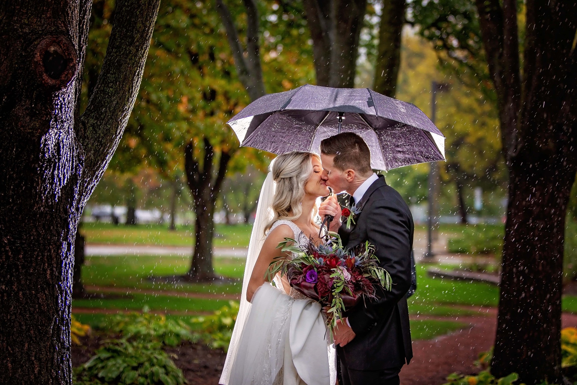 Couple portrait overlooking the Chicago River